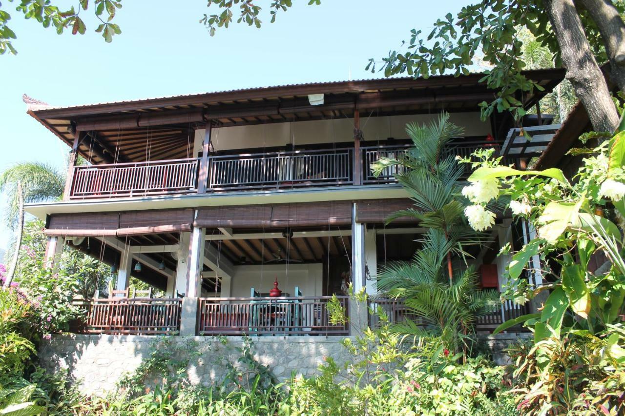 Villa Bukit Malas アメッド エクステリア 写真