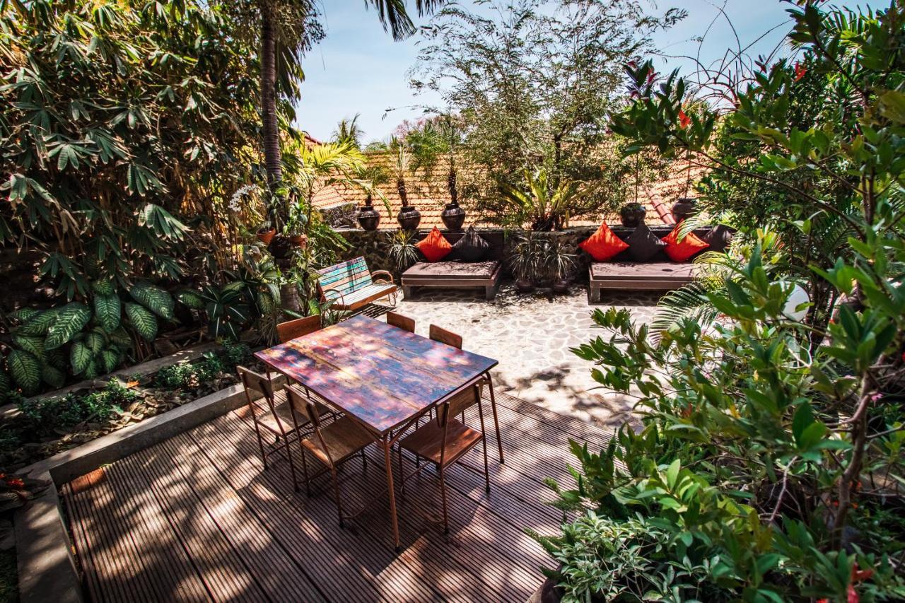 Villa Bukit Malas アメッド エクステリア 写真