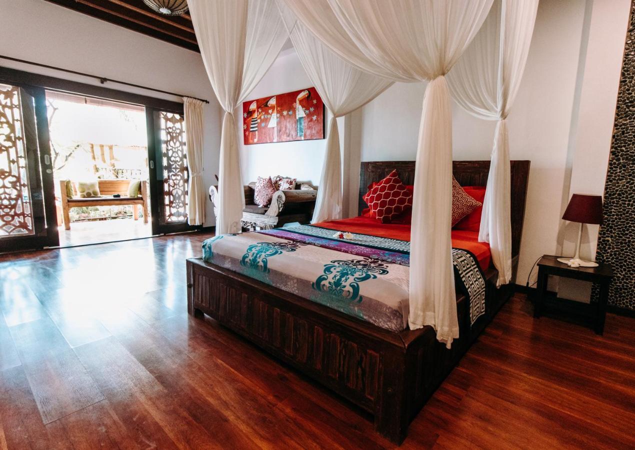 Villa Bukit Malas アメッド エクステリア 写真