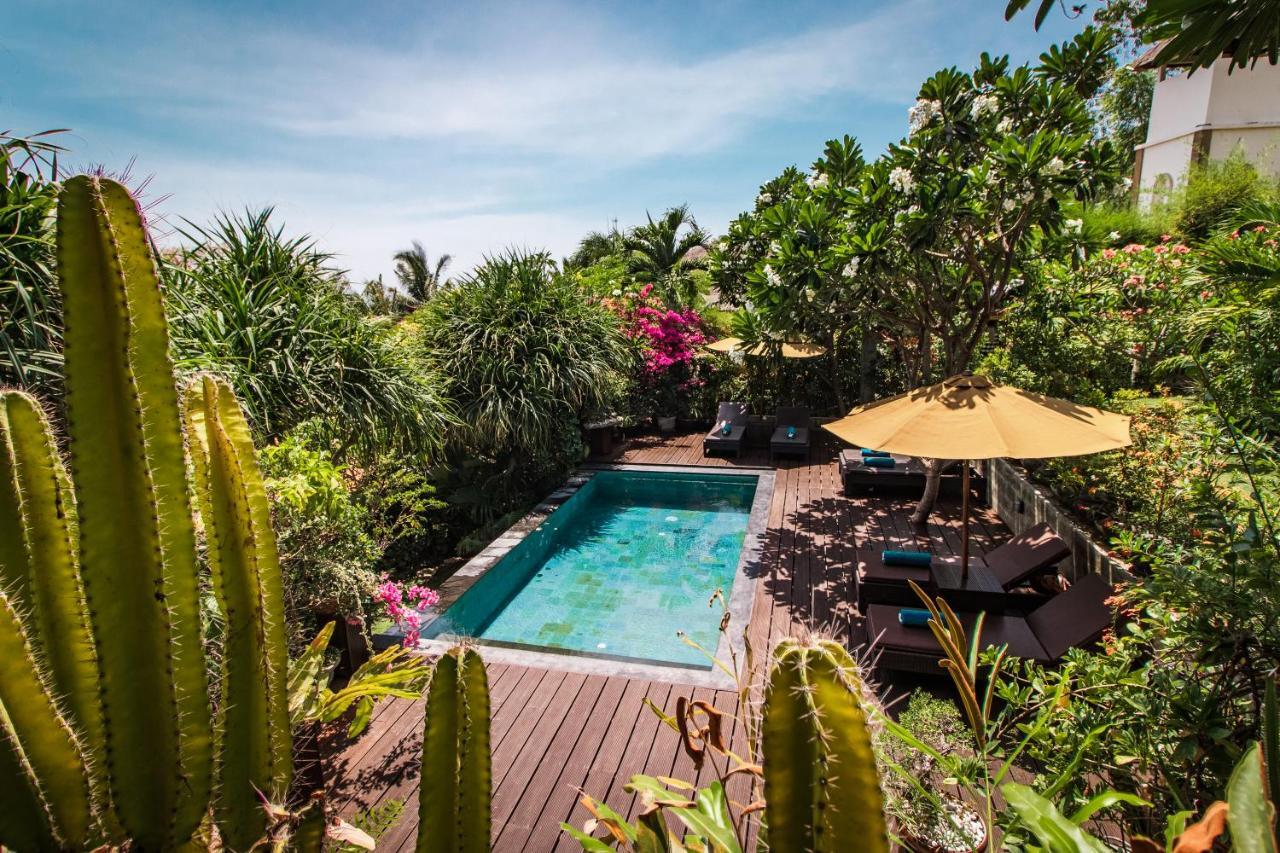 Villa Bukit Malas アメッド エクステリア 写真